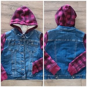 Hardly Worn- VIGOSS- Flannel Sleeved/Hooded Jacket, Fur Lining Sz 14, runs small
